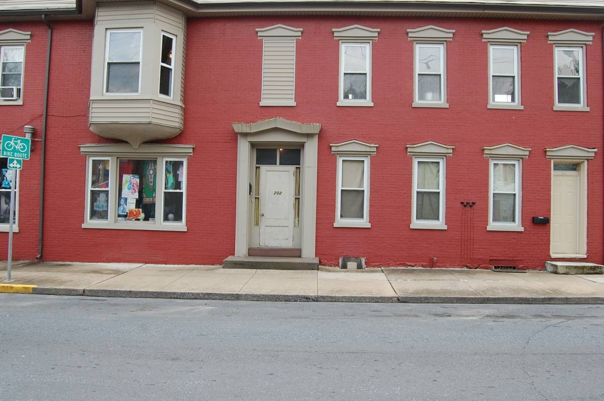 Apartment for rent at 202 & 204 W N, Carlisle, PA 17013