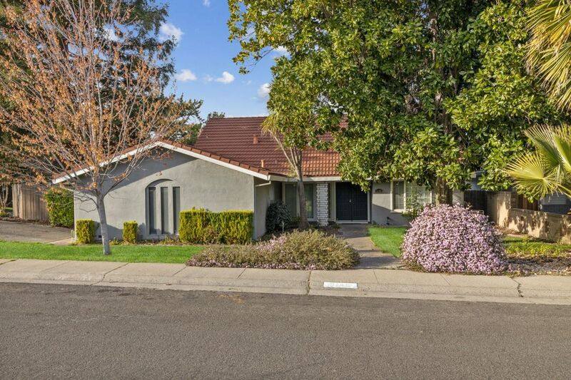 House for rent at 5140 Oak Point Way, Fair Oaks, CA 95628