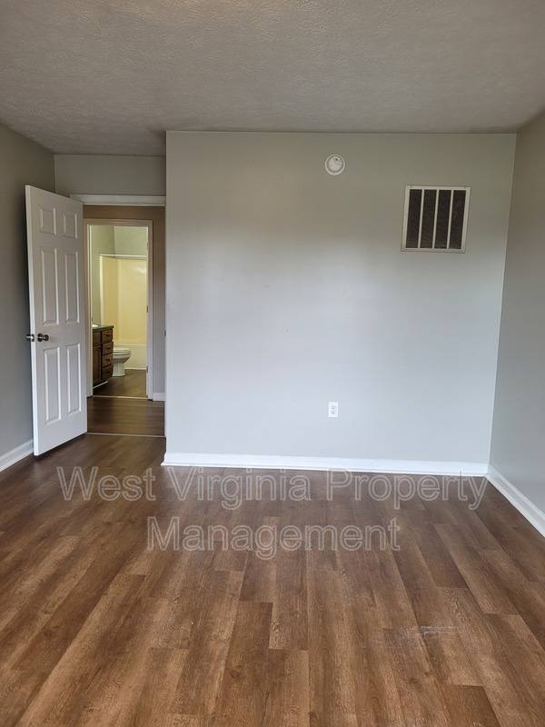 Townhouse for rent at 3751 Summerlee Rd #10, Oak Hill, WV 25901