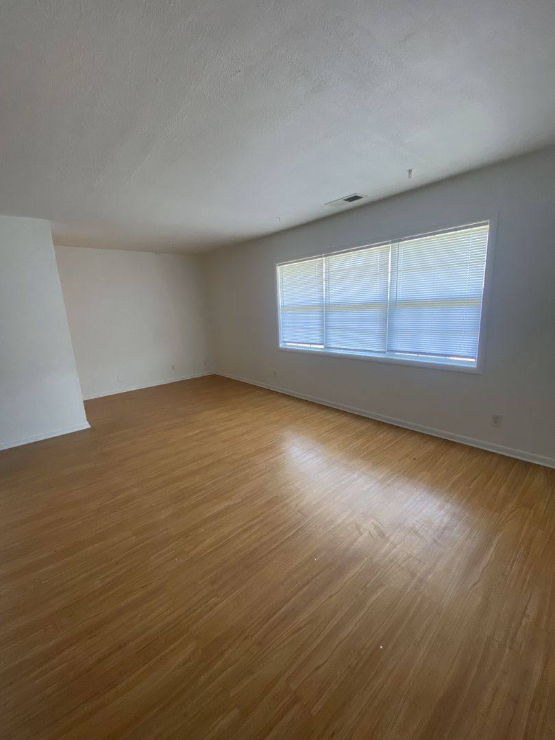 Apartment for rent at 2201 Marquette Rd, Peru, IL 61354