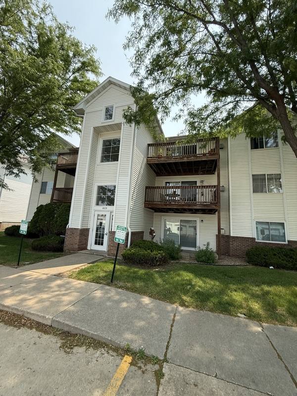 Condo for rent at 4619 1st Ave SW #4, Cedar Rapids, IA 52404
