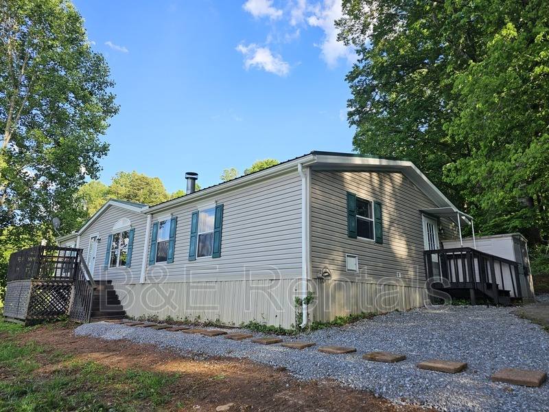 House for rent at 10016 Stringtown Rd, Strawberry Plains, TN 37871