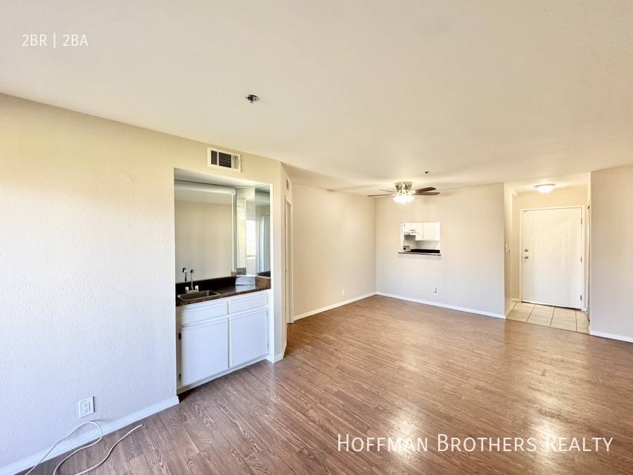 Apartment for rent at 8722 Burton Way, Los Angeles, CA 90048