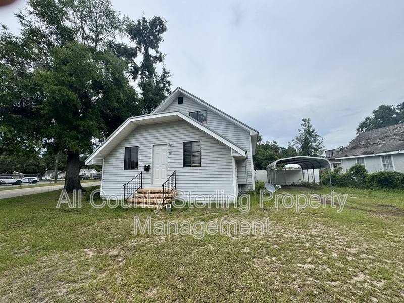 House for rent at 299 SE Lehigh Lane, Lake City, FL 32025