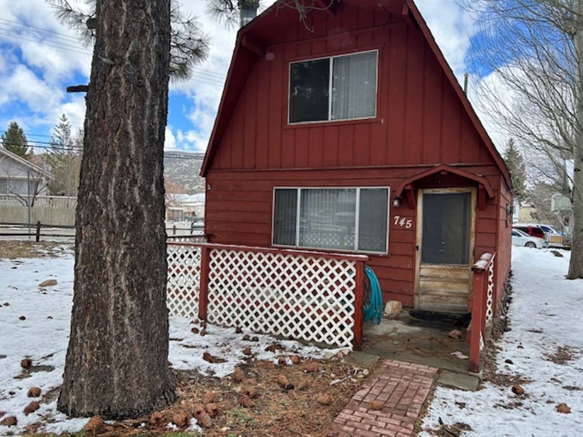 House for rent at 745 W Aeroplane, Big Bear City, CA 92314
