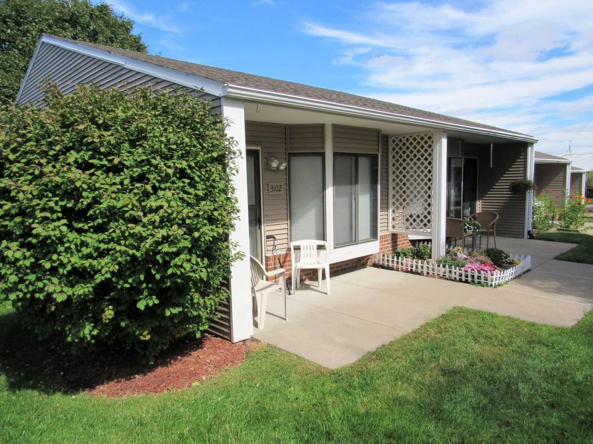 Apartment for rent at 3222 S 68th Plaza, Omaha, NE 68106
