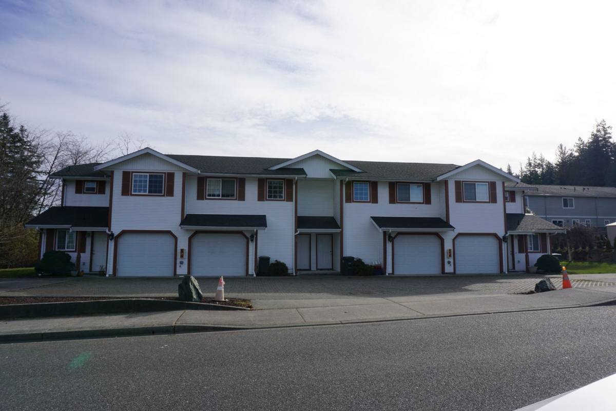 Townhouse for rent at 220 14th St, Blaine, WA 98230