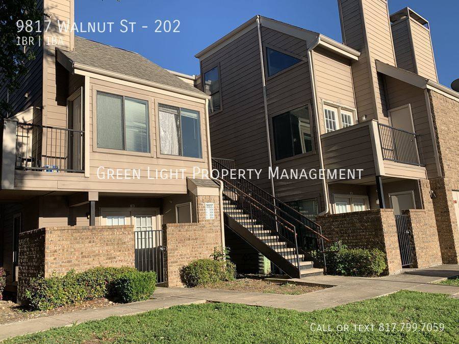Condo for rent at 9817 Walnut St #202, Dallas, TX 75243