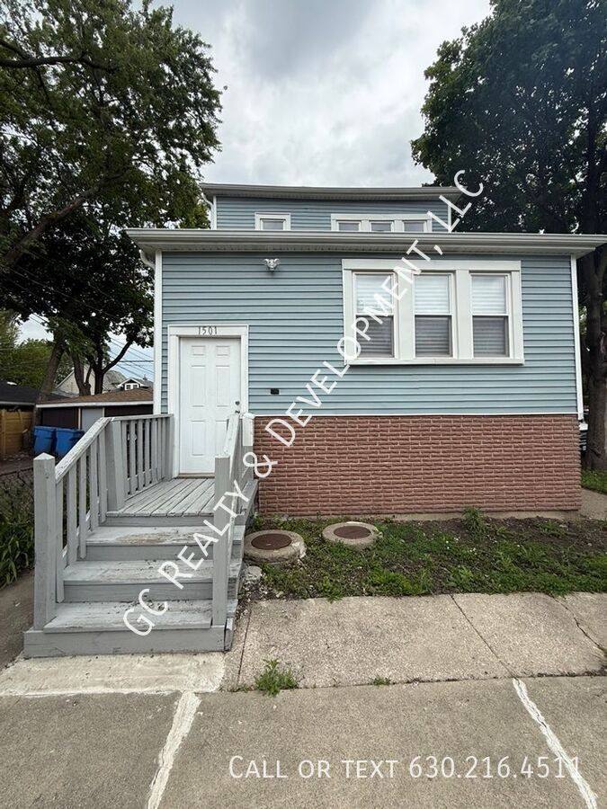House for rent at 1501 N Leamington Ave, Chicago, IL 60651
