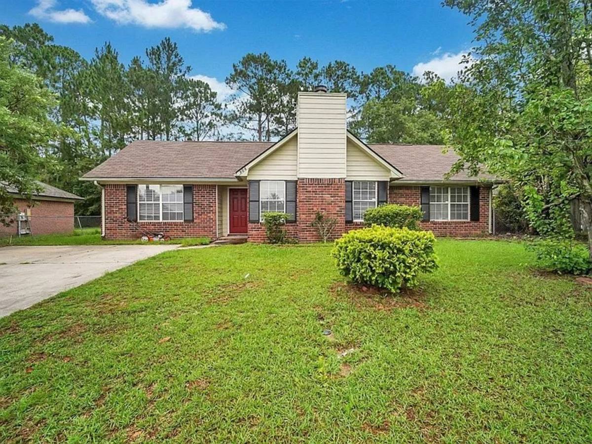 House for rent at 906 Willowbrook Dr, Hinesville, GA 31313