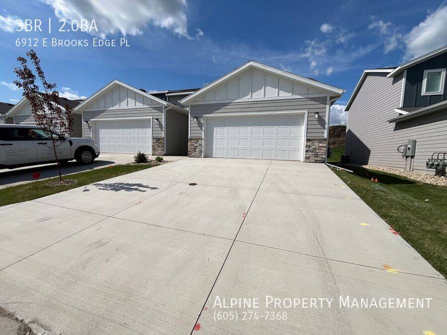 Townhouse for rent at 6912 E Brooks Edge Place, Sioux Falls, SD 57110