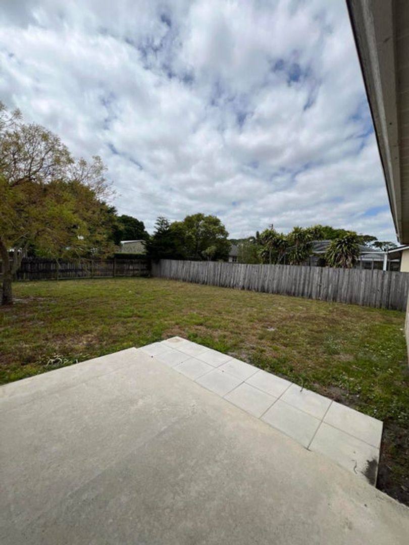 House for rent at 216 SE Eyerly Ave, Port Saint Lucie, FL 34983