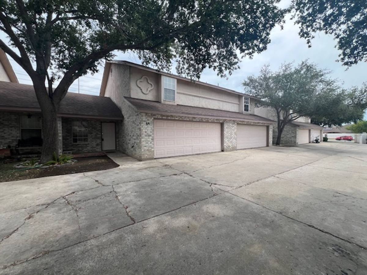 Condo for rent at 8801 McPherson Rd, Laredo, TX 78045