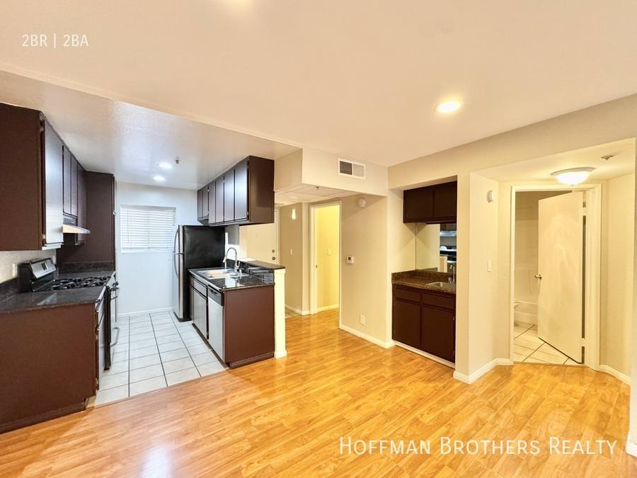 Apartment for rent at 8720 Burton Way #207, Los Angeles, CA 90048