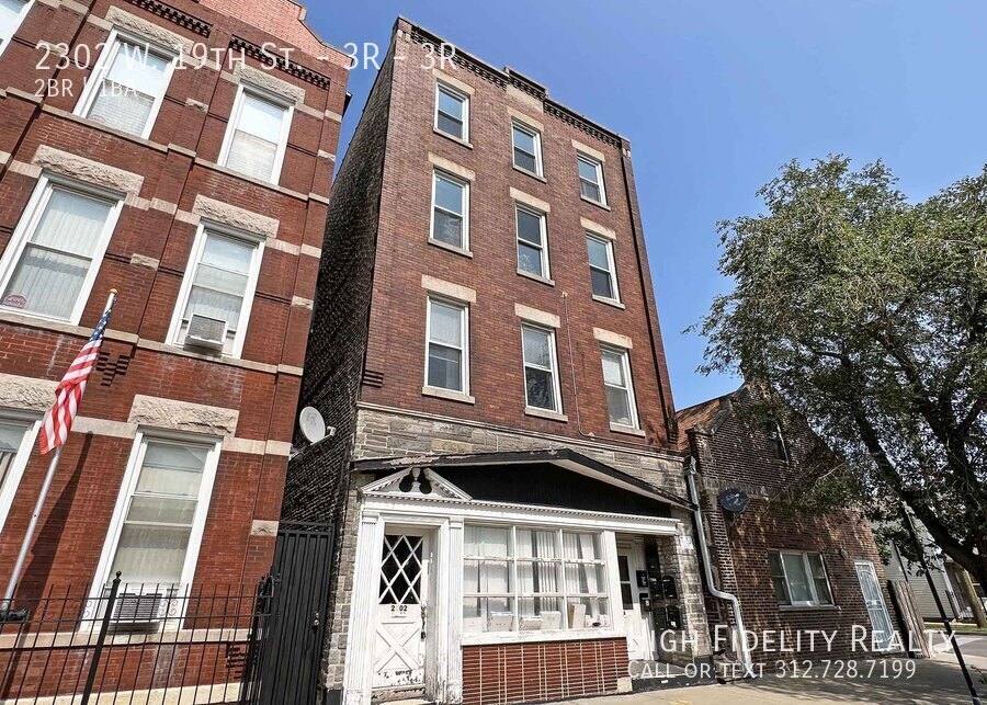 Apartment for rent at 2302 W 19th St #3R, Chicago, IL 60608