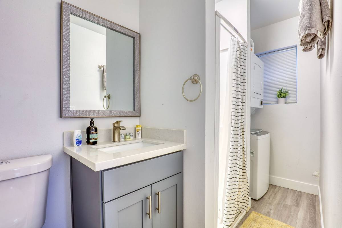 Apartment for rent at 1417 NE 55th St, Seattle, WA 98105