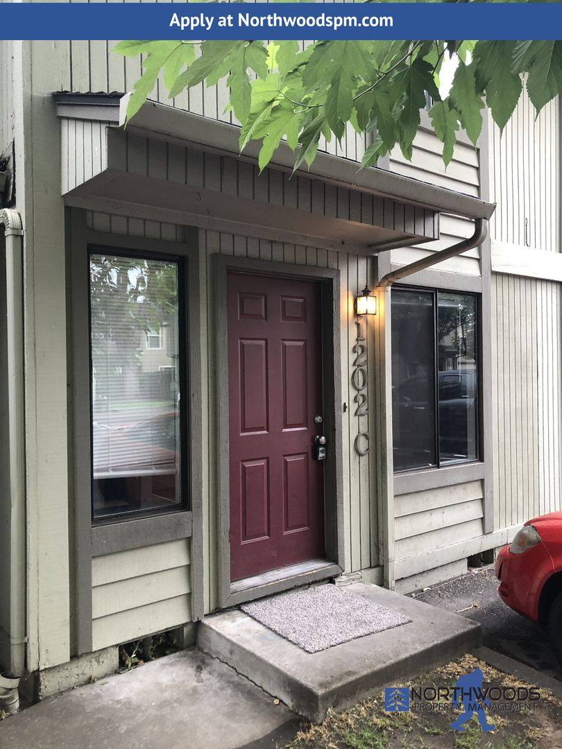 Townhouse for rent at 1202 Morrow Rd #C, Medford, OR 97504
