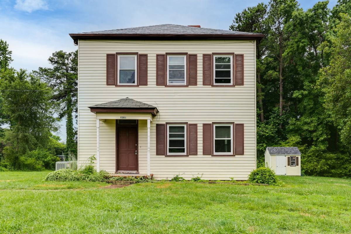 House for rent at 8201 Three Chopt Rd, Henrico, VA 23229