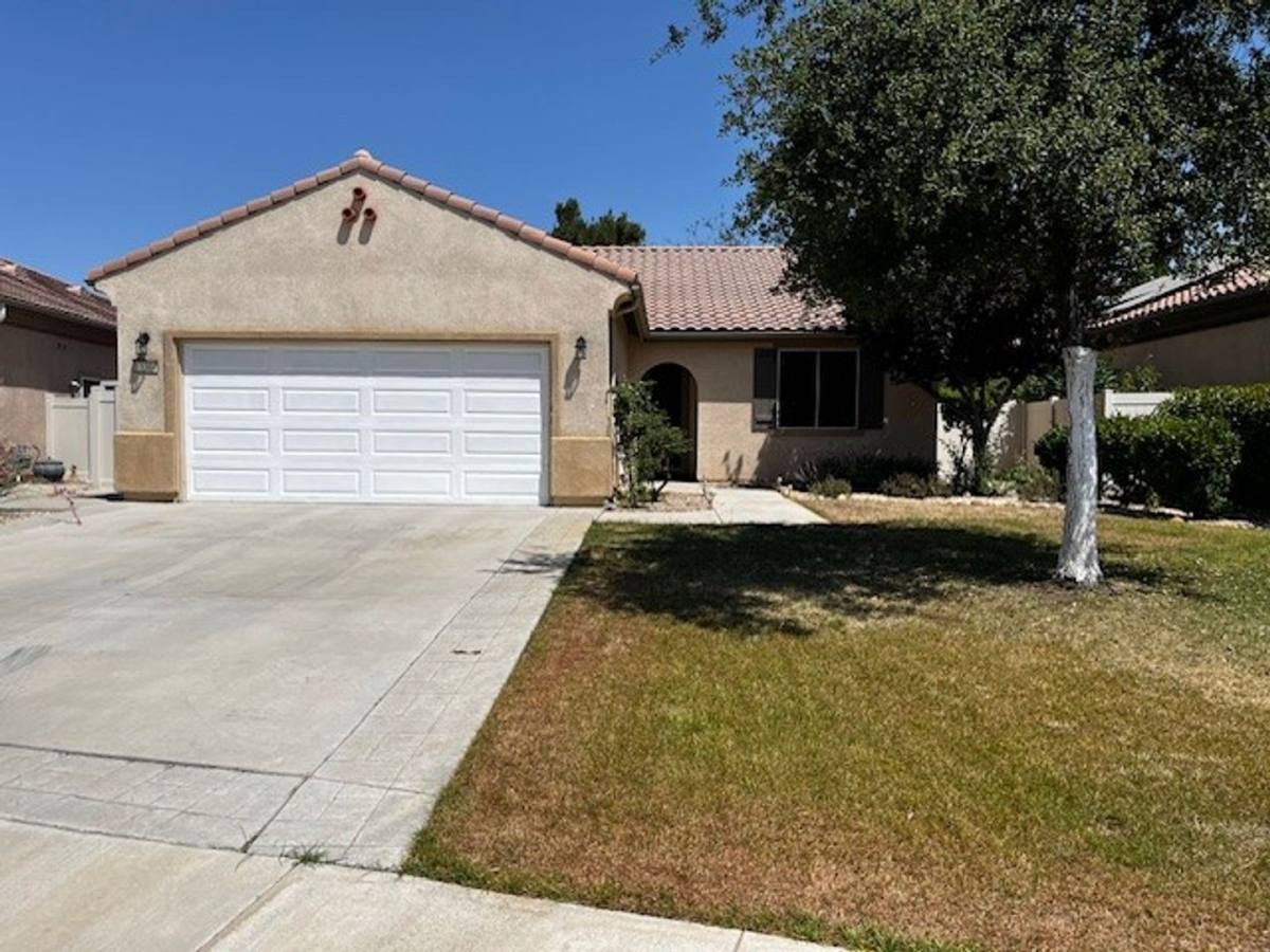 House for rent at 13304 Sterling Heights Dr, Bakersfield, CA 93306