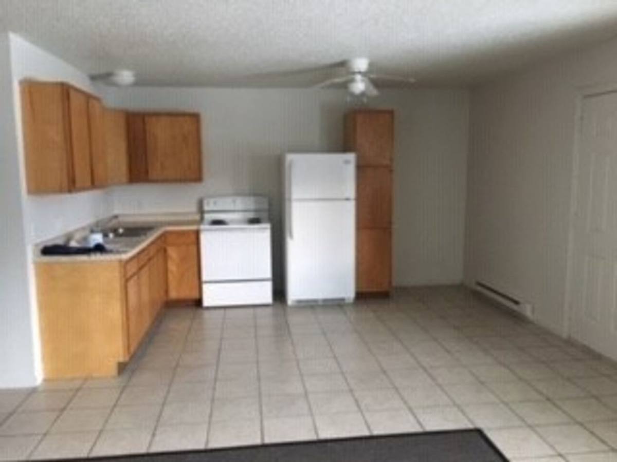 Apartment for rent at 401 Plaza Heights Rd, Marshalltown, IA 50158