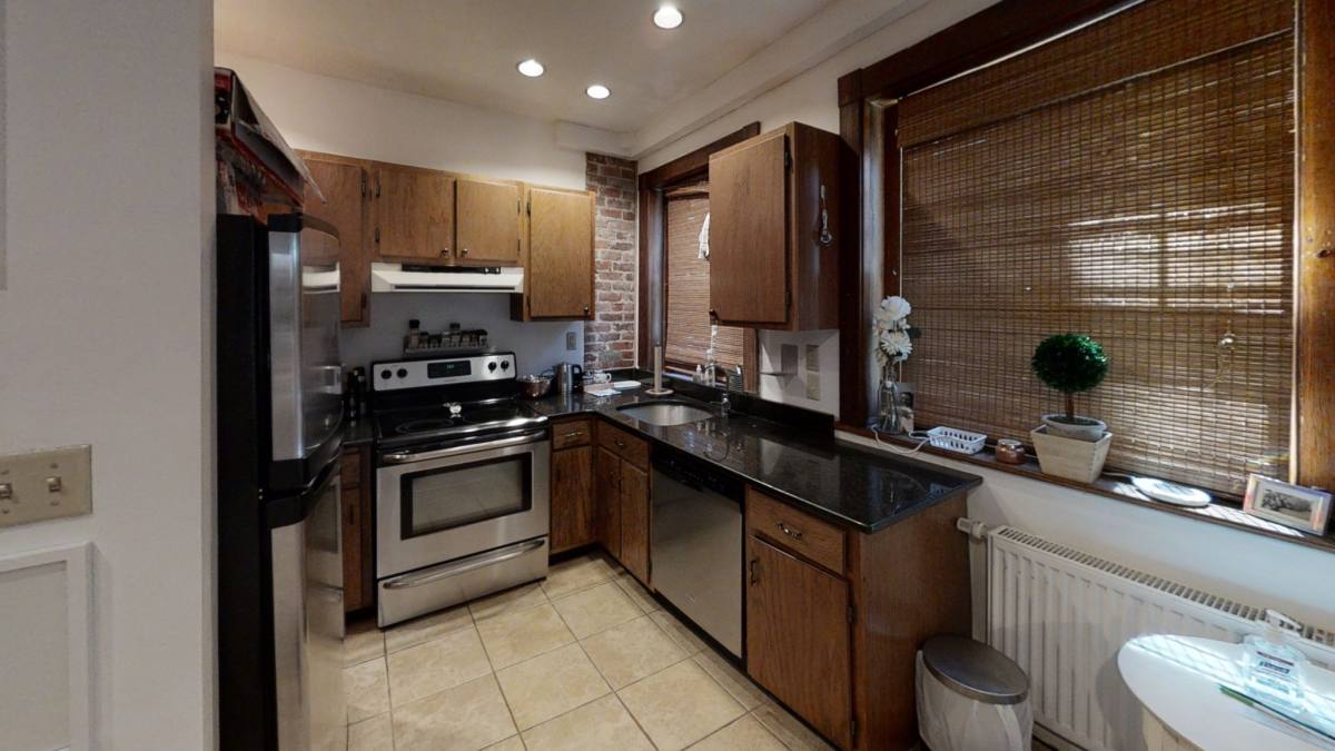 Apartment for rent at 1722 Beacon St #4, Brookline, MA 02445