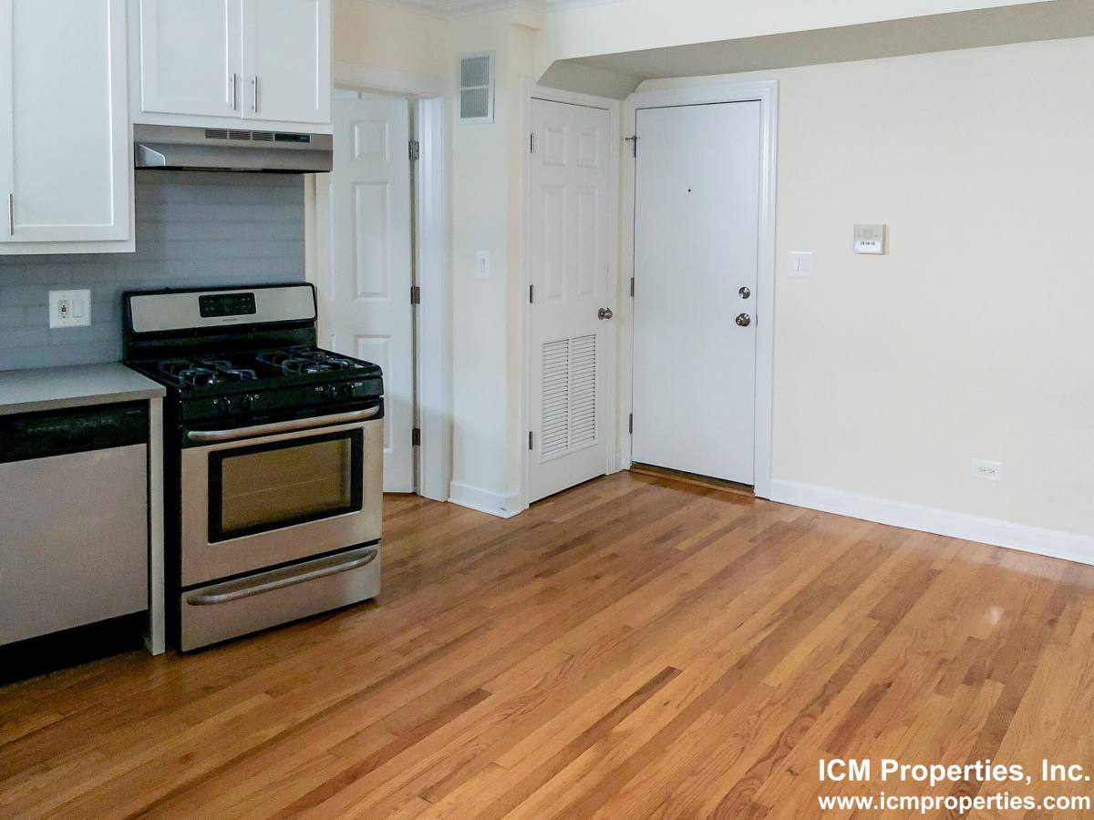 Apartment for rent at 628 W Roscoe #G, Chicago, IL 60657