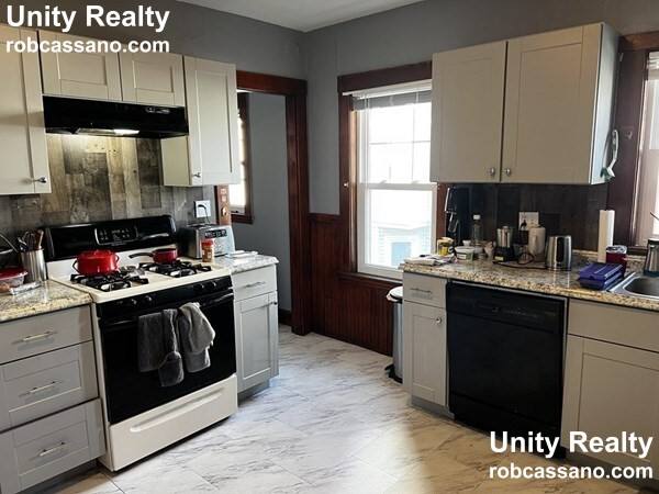 Apartment for rent at 1112 Fellsway #1, Medford, MA 02155