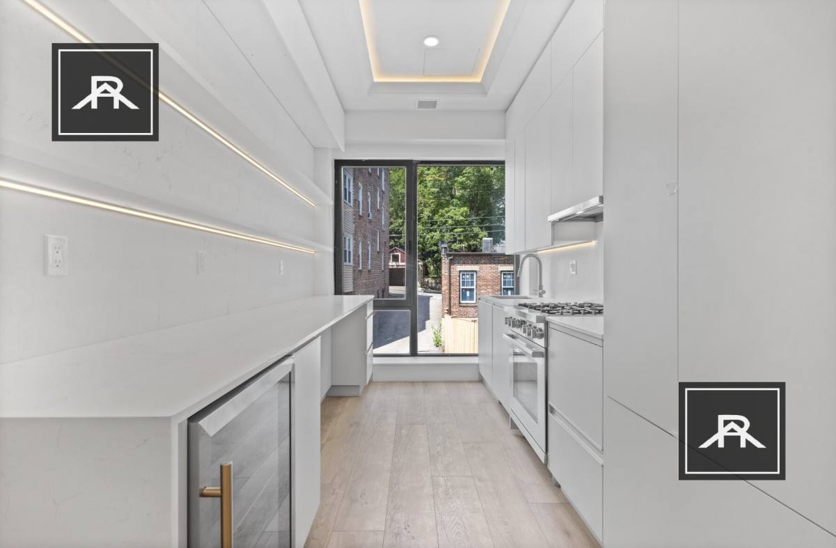 Apartment for rent at 1576 Beacon St #PH1, Auburndale, MA 02466