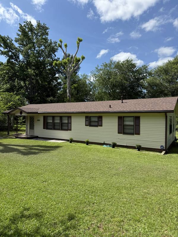 House for rent at 1106 Dawn St, Gilmer, TX 75644