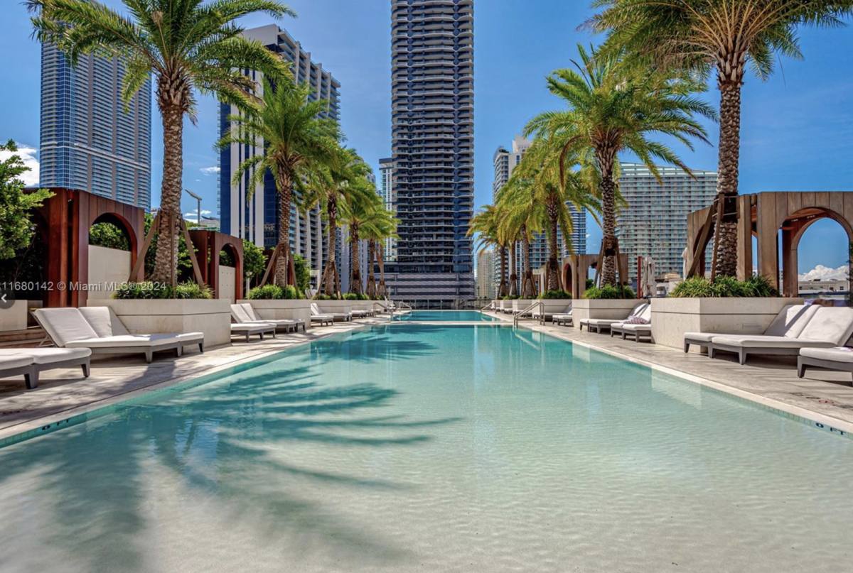 Apartment for rent at 801 S Miami Ave, Miami, FL 33131