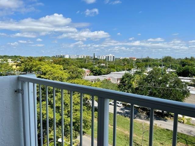 Apartment for rent at 2000 NE 135th St #602, Miami, FL 33181