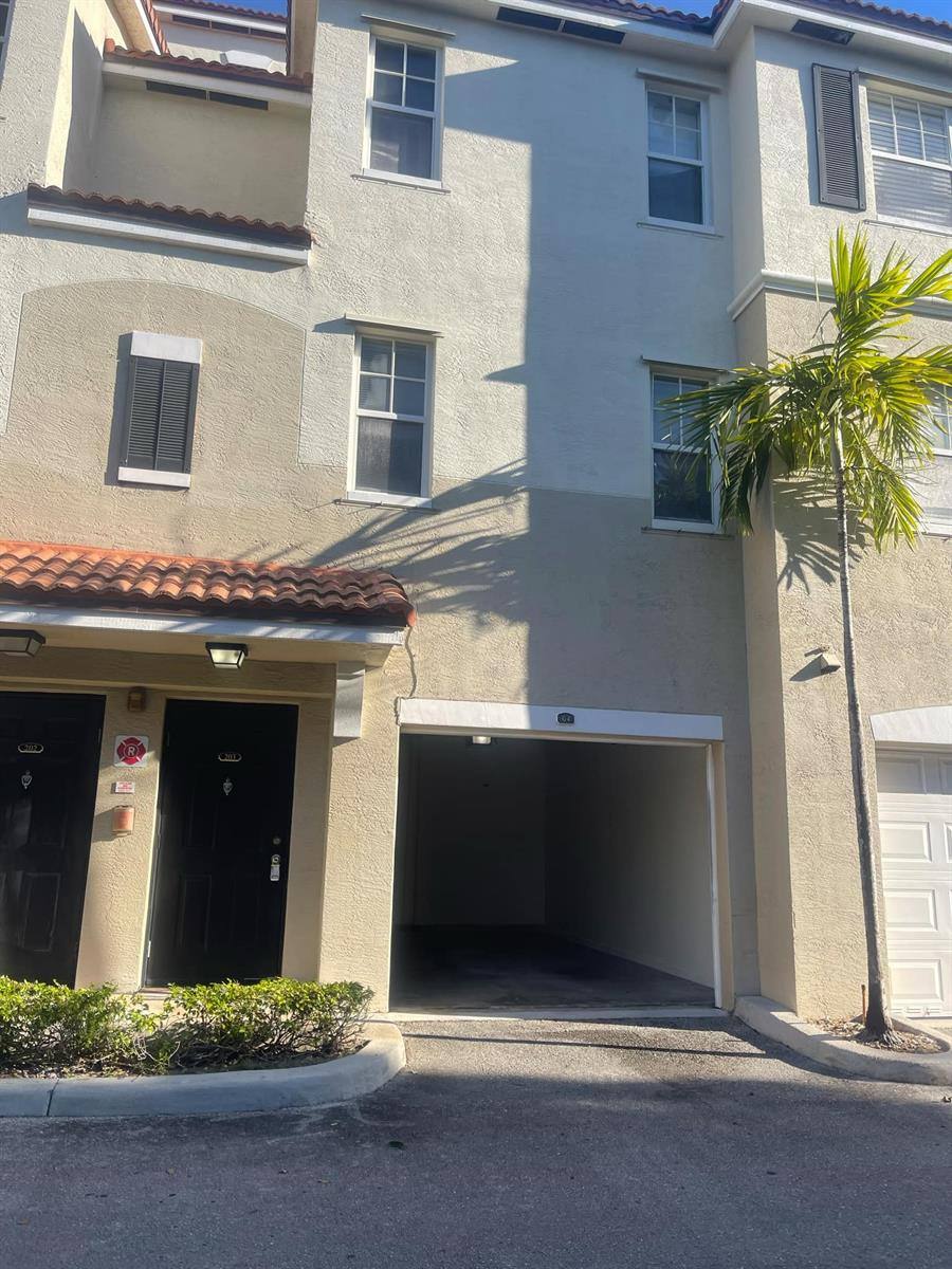 Apartment for rent at 5920 W Sample Rd #A, Pompano Beach, FL 33067