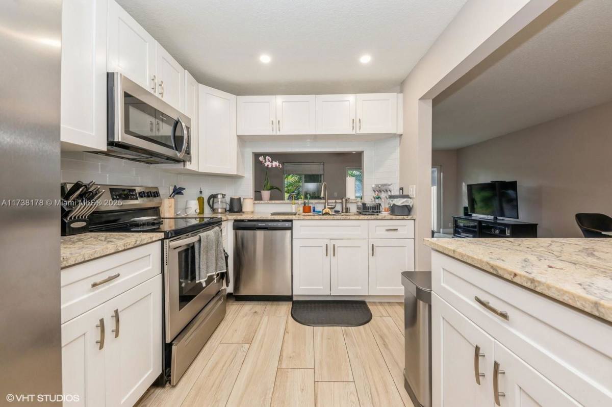 Townhouse for rent at 1950 Discovery Circle E #G, Deerfield Beach, FL 33442