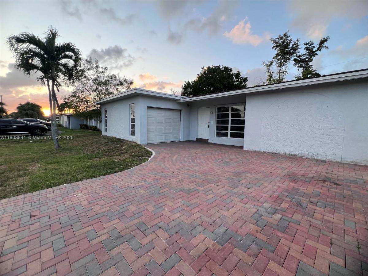 House for rent at 11431 NW 35th St, Fort Lauderdale, FL 33323