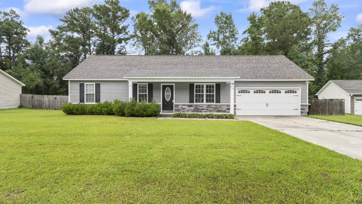 House for rent at 105 Hawsboro Court, Jacksonville, NC 28540