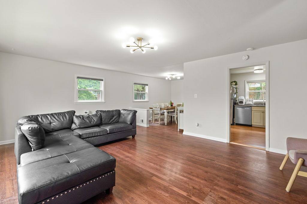 House for rent at 1213 Gladstone Dr, Rockville, MD 20851