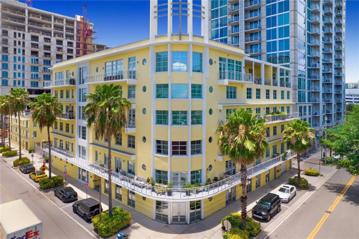 Townhouse for rent at 1212 E Whiting St #G, Tampa, FL 33602