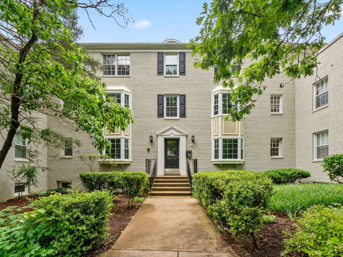 Condo for rent at 708 S Arlington Mill Dr #104, Arlington, VA 22204