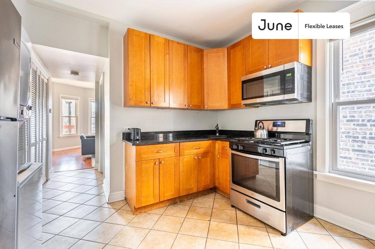 Apartment for rent at 4224 N Kimball Ave #1, Chicago, IL 60618