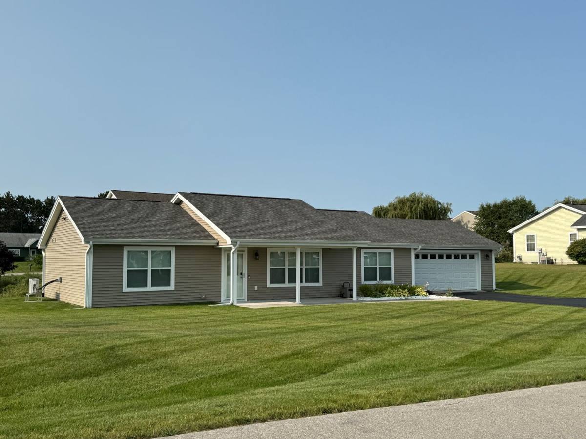House for rent at 5085 Liberty Dr, Traverse City, MI 49685
