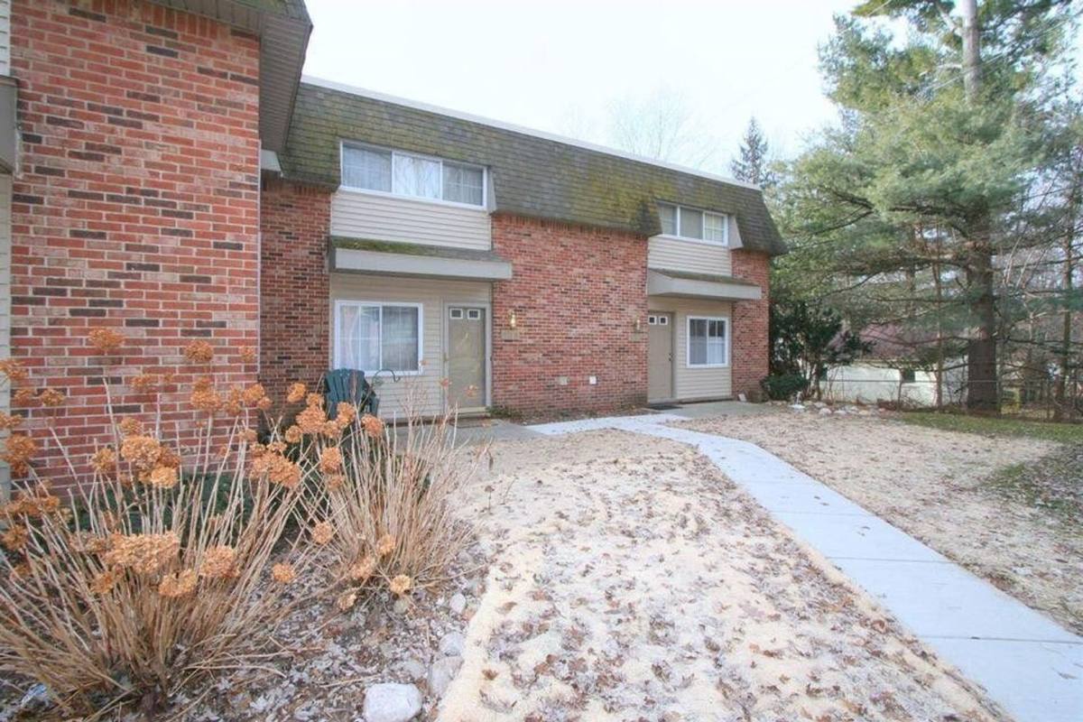 Condo for rent at 519 Longshore Dr, Ann Arbor, MI 48105