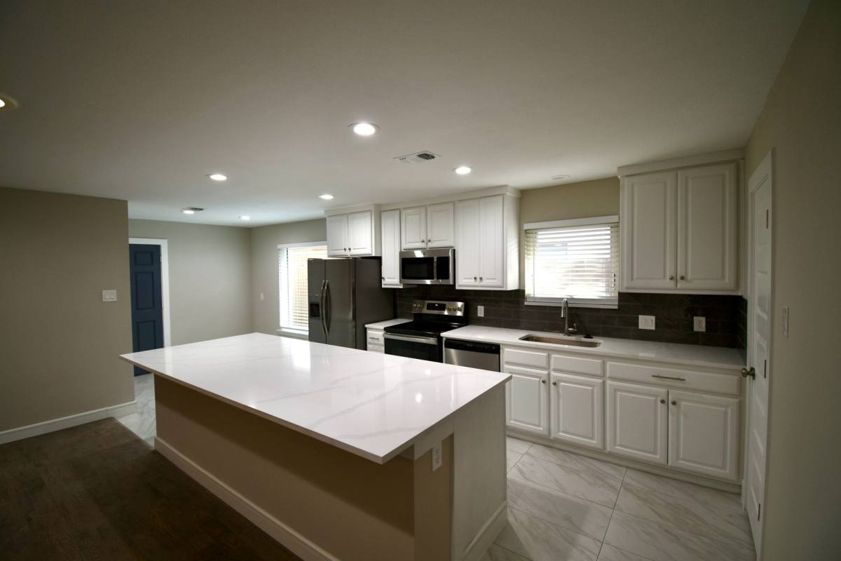 House for rent at 213 E Scotland Dr, Irving, TX 75062