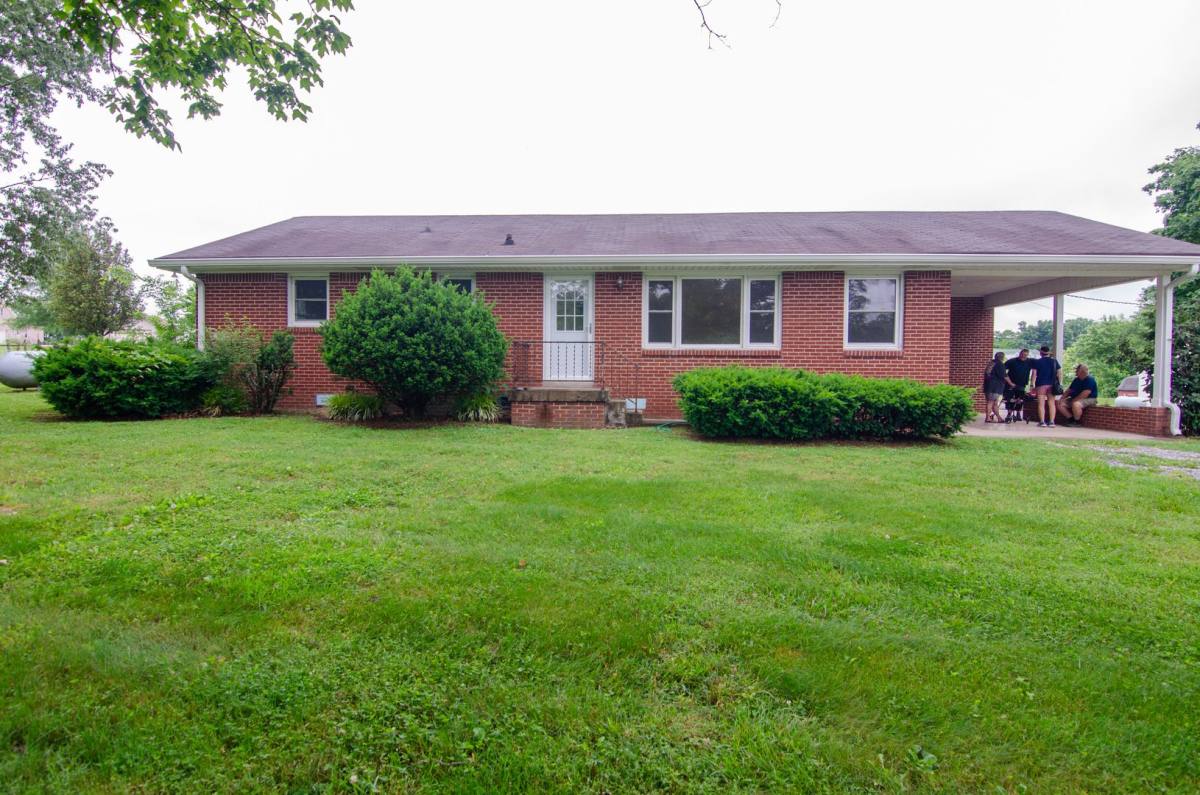 House for rent at 4812 Bethesda Rd, Thompsons Station, TN 37179