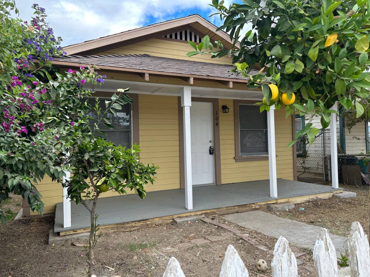 House for rent at 104 N St, Taft, CA 93268