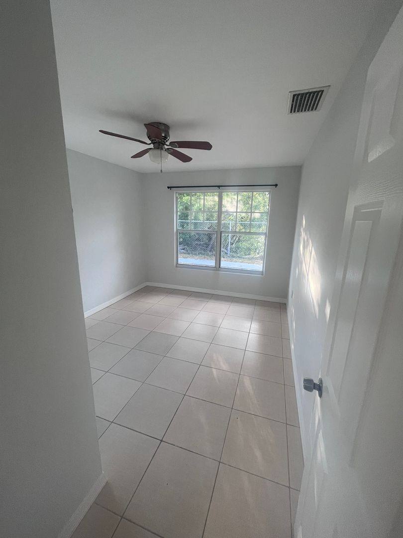 Apartment for rent at 2147 Washington Ave, Naples, FL 34112