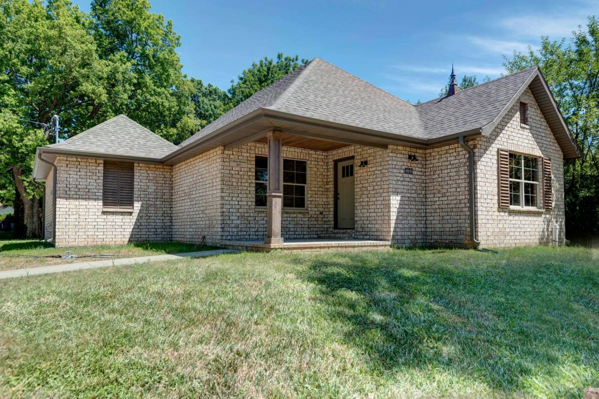 House for rent at 1648 S Jefferson Ave, Springfield, MO 65807