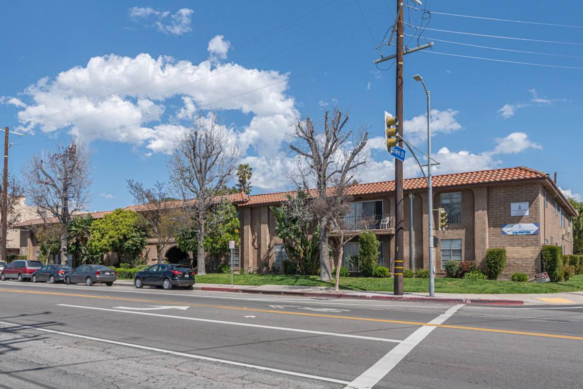 Apartment for rent at 6210 Whitsett Ave, North Hollywood, CA 91606