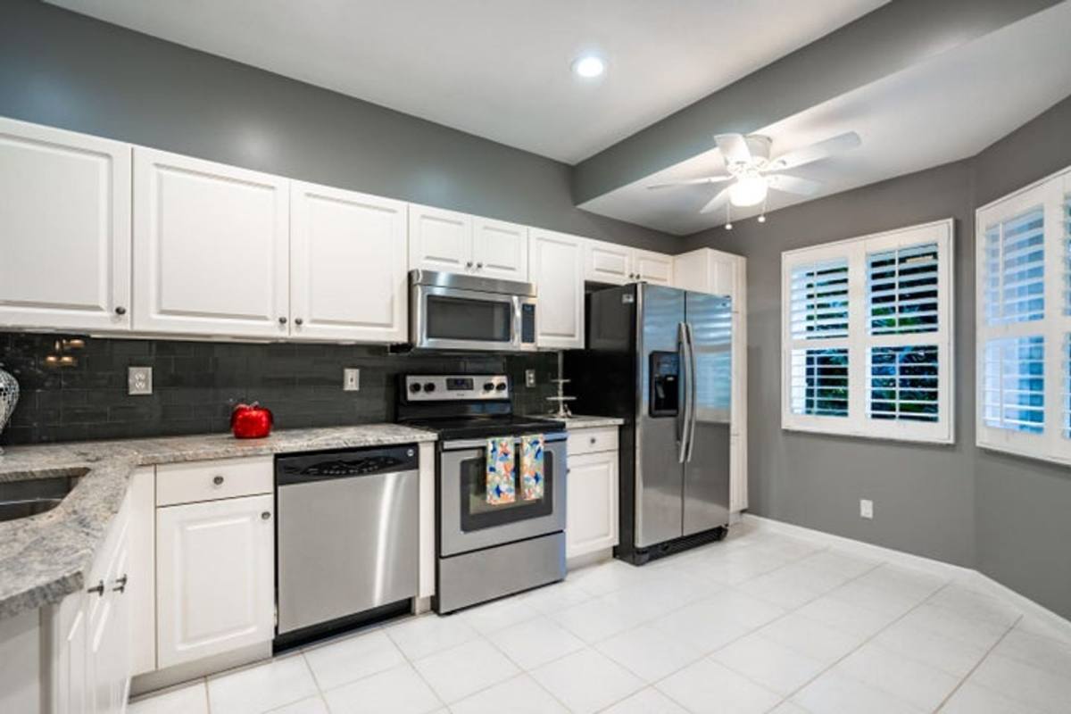 5661 NW 125th Ave, Pompano Beach, FL 33076