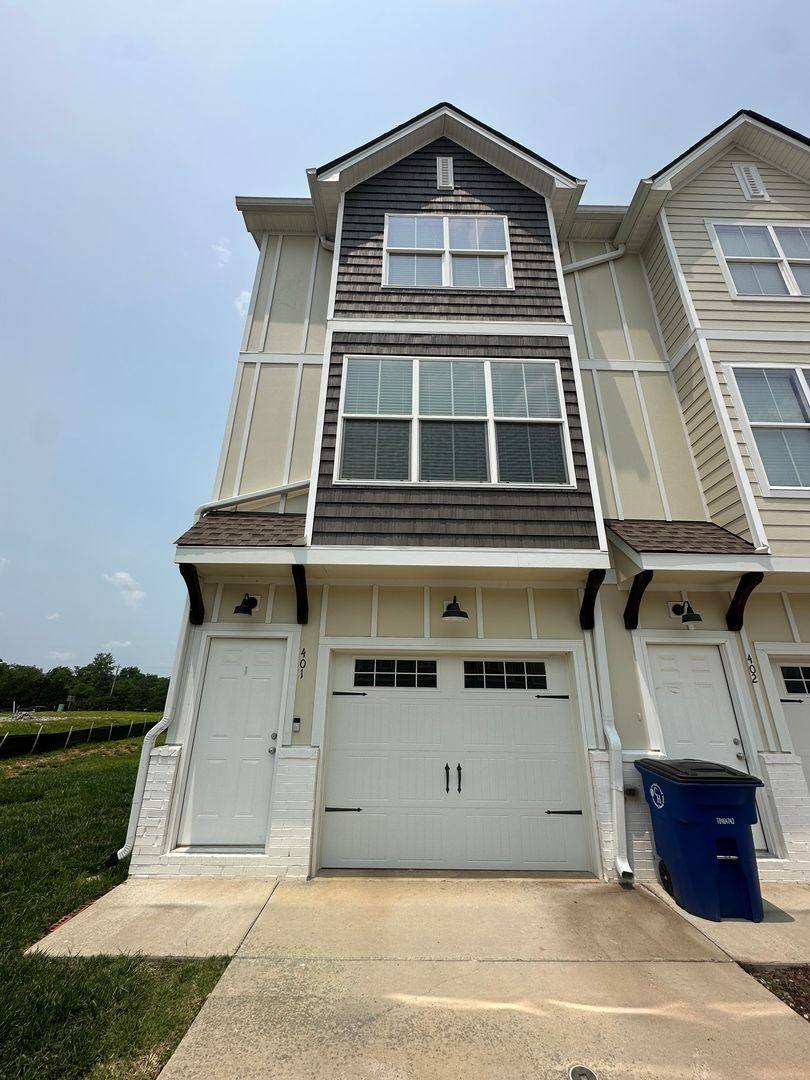 Townhouse for rent at 401 Harper Landing, Chapel Hill, TN 37034