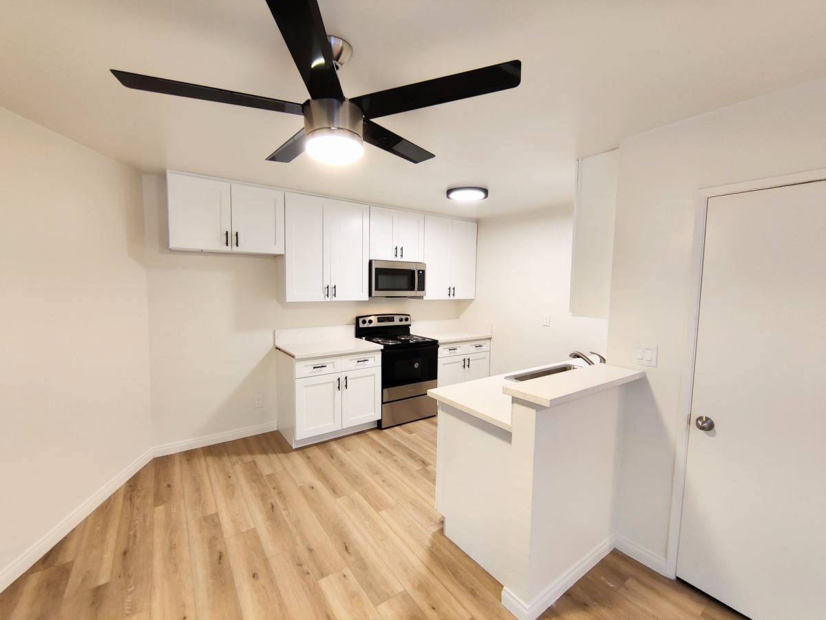 Apartment for rent at 10741 Moorpark St, North Hollywood, CA 91602